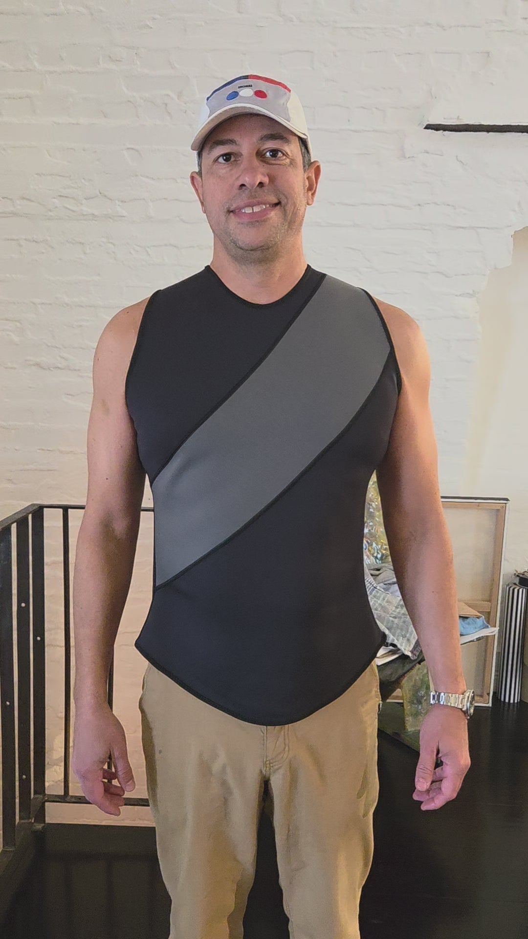 This is a large.  I'm 6'1" and 184kgs